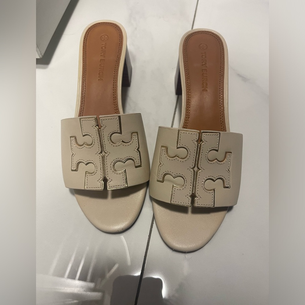 Tory Burch ones block sandal